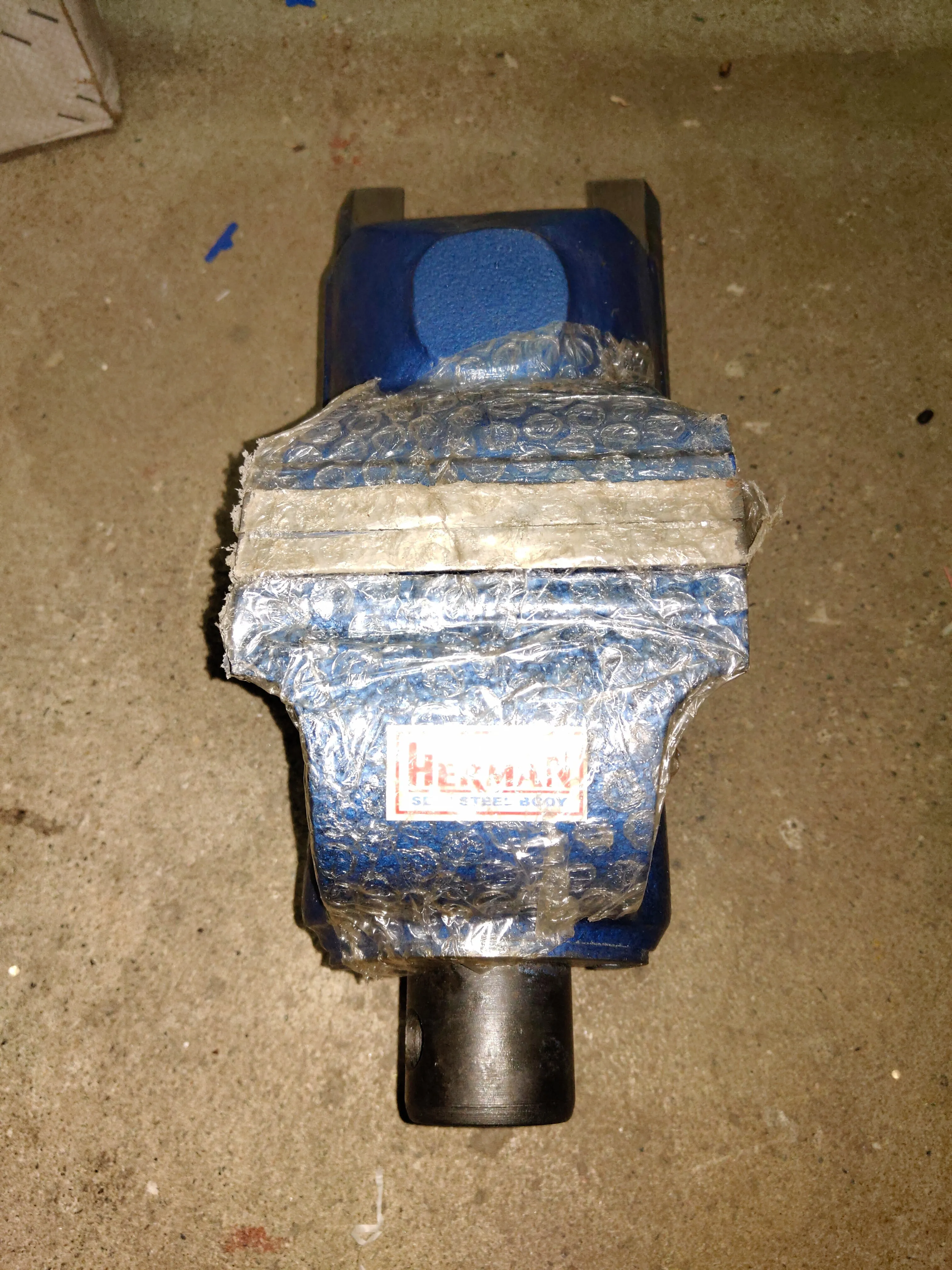 AIKO Bench Vise Fixed Base 100MM | Model: VISE-HE-101100