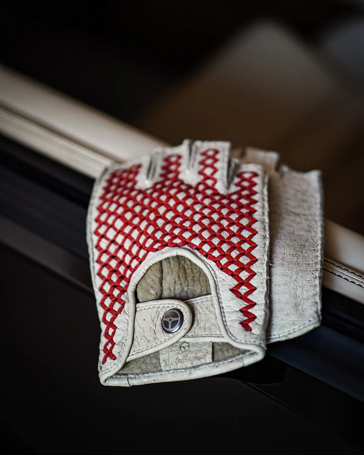 BESPOKE - Fingerless Peccary Leather Driving Gloves - Beige/Red