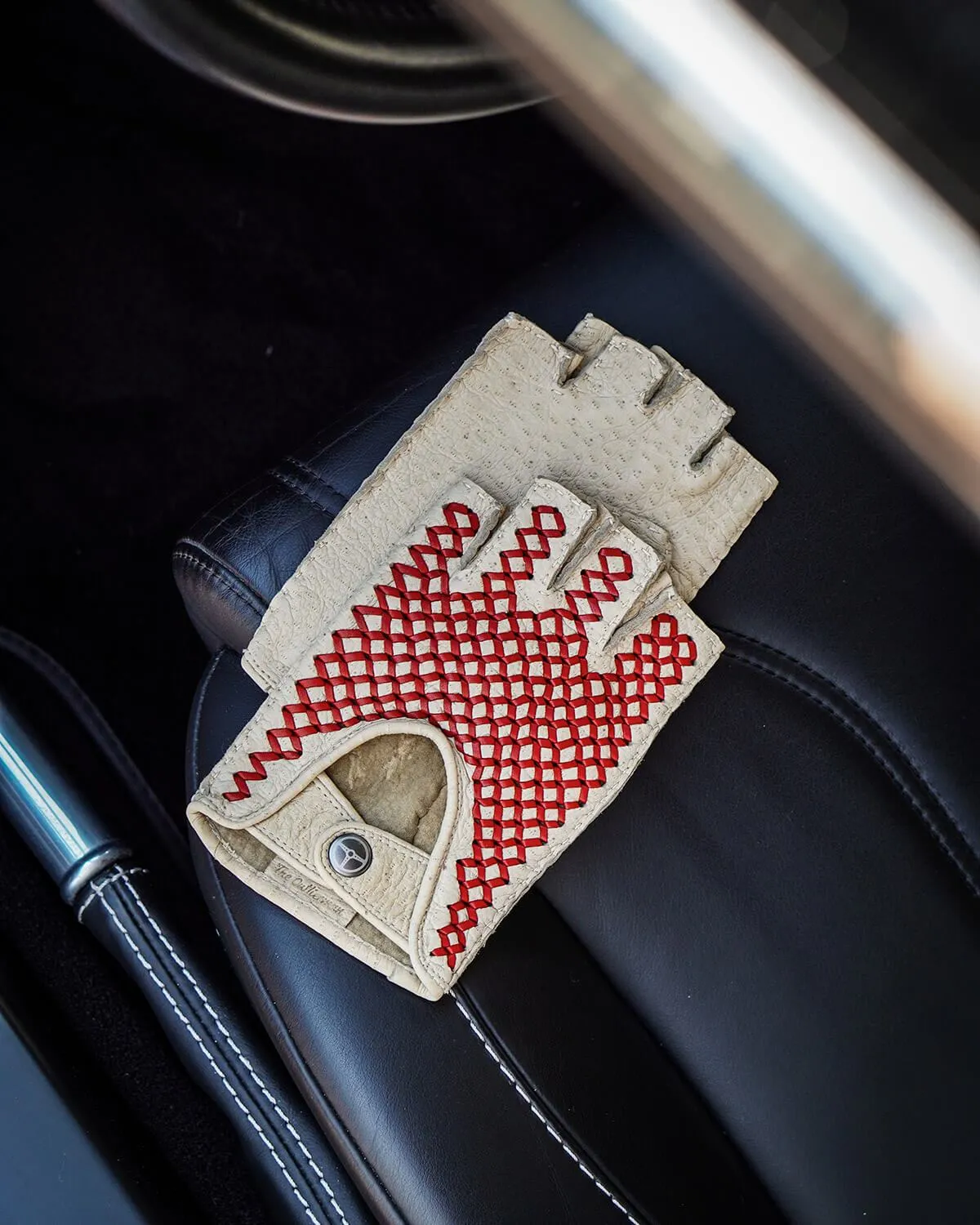 BESPOKE - Fingerless Peccary Leather Driving Gloves - Beige/Red