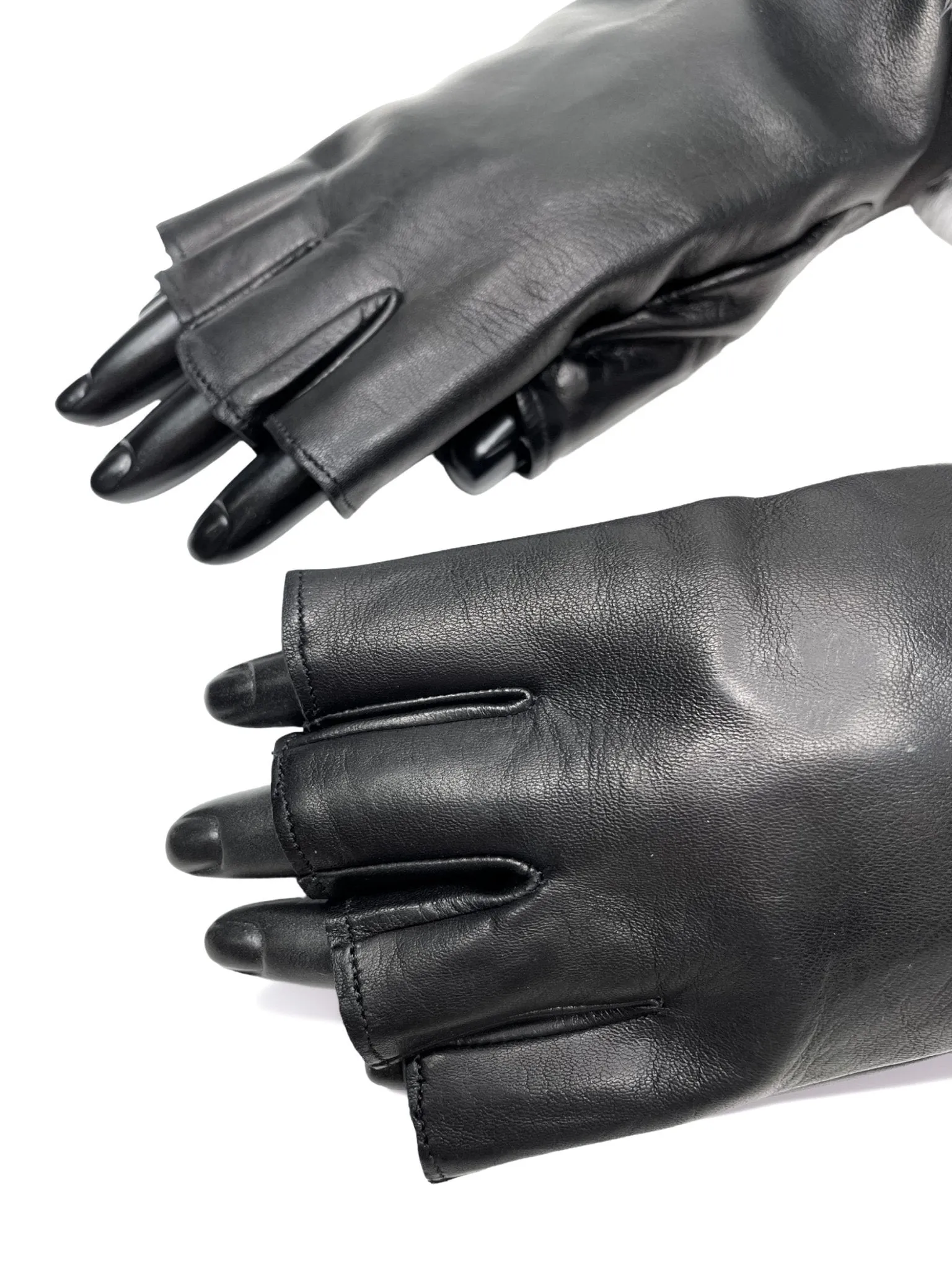 Black Fingerless Gloves With Chinchilla Fur Trim