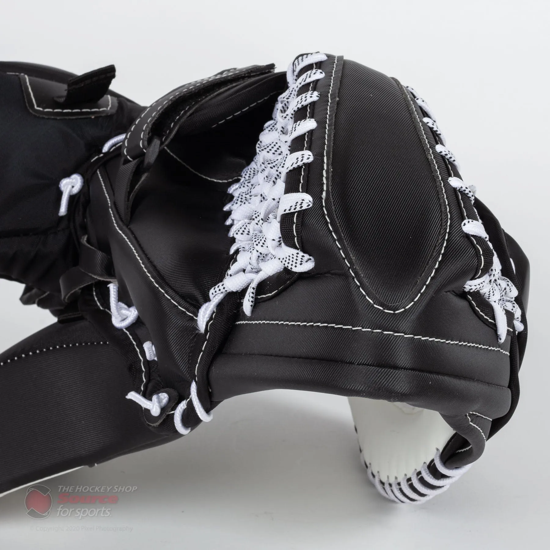 CCM Axis Senior Goalie Catcher - 580 Break Angle