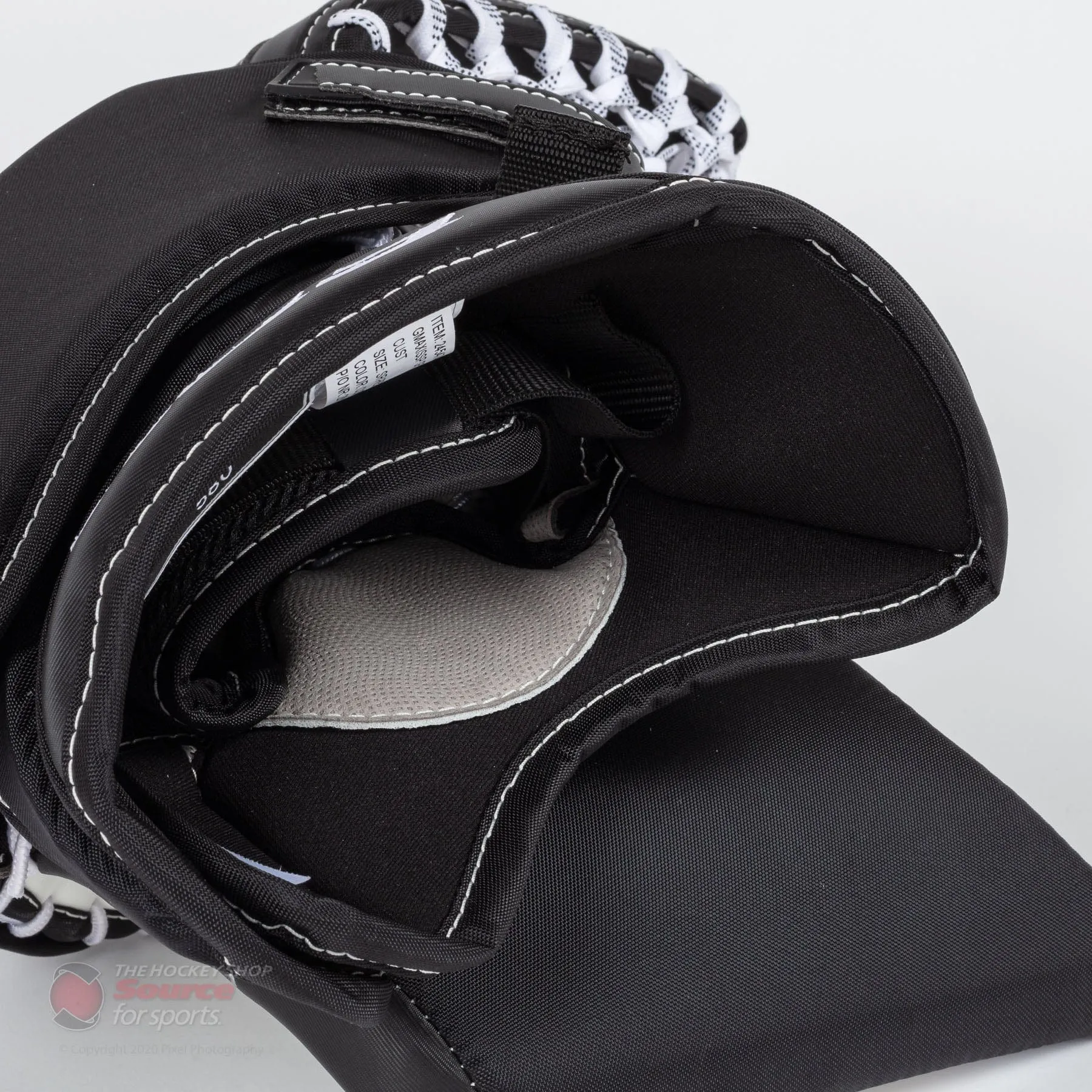 CCM Axis Senior Goalie Catcher - 580 Break Angle