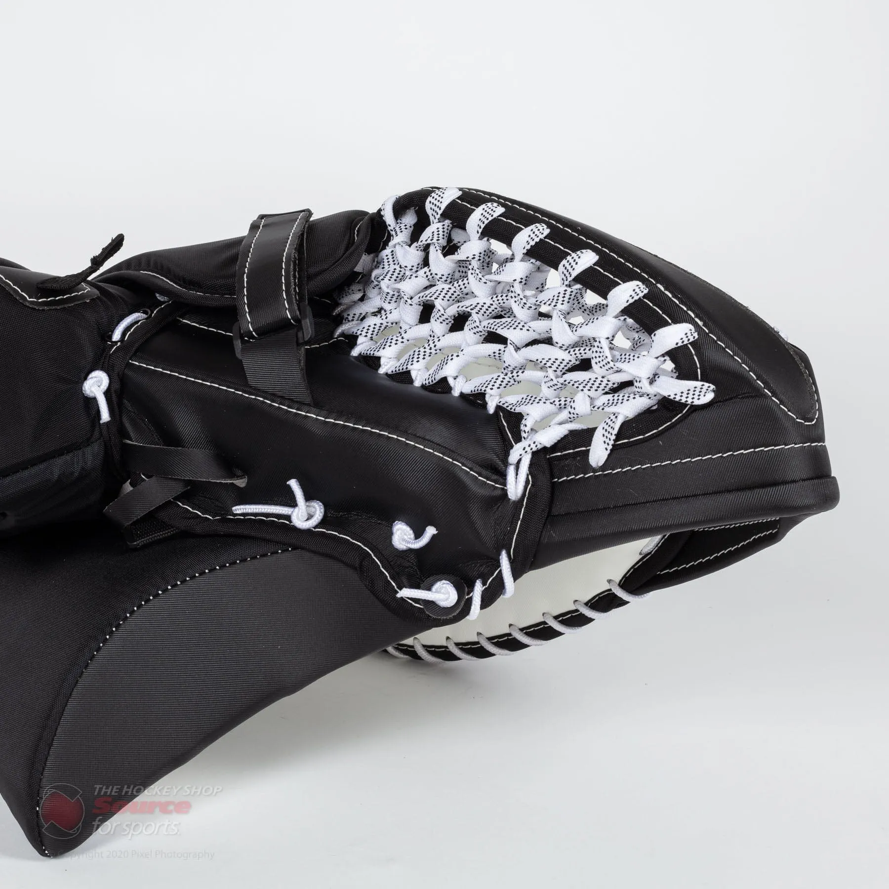 CCM Axis Senior Goalie Catcher - 580 Break Angle