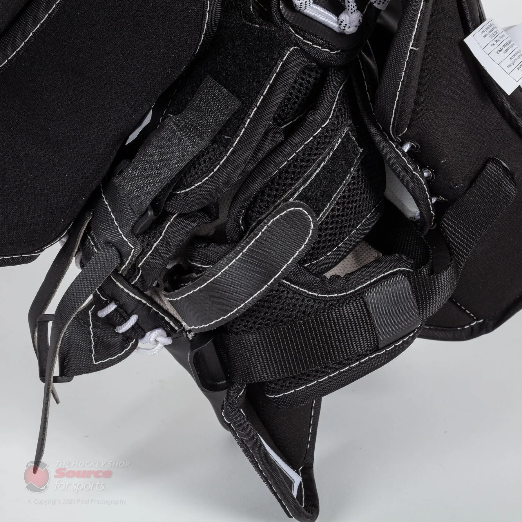 CCM Axis Senior Goalie Catcher - 580 Break Angle