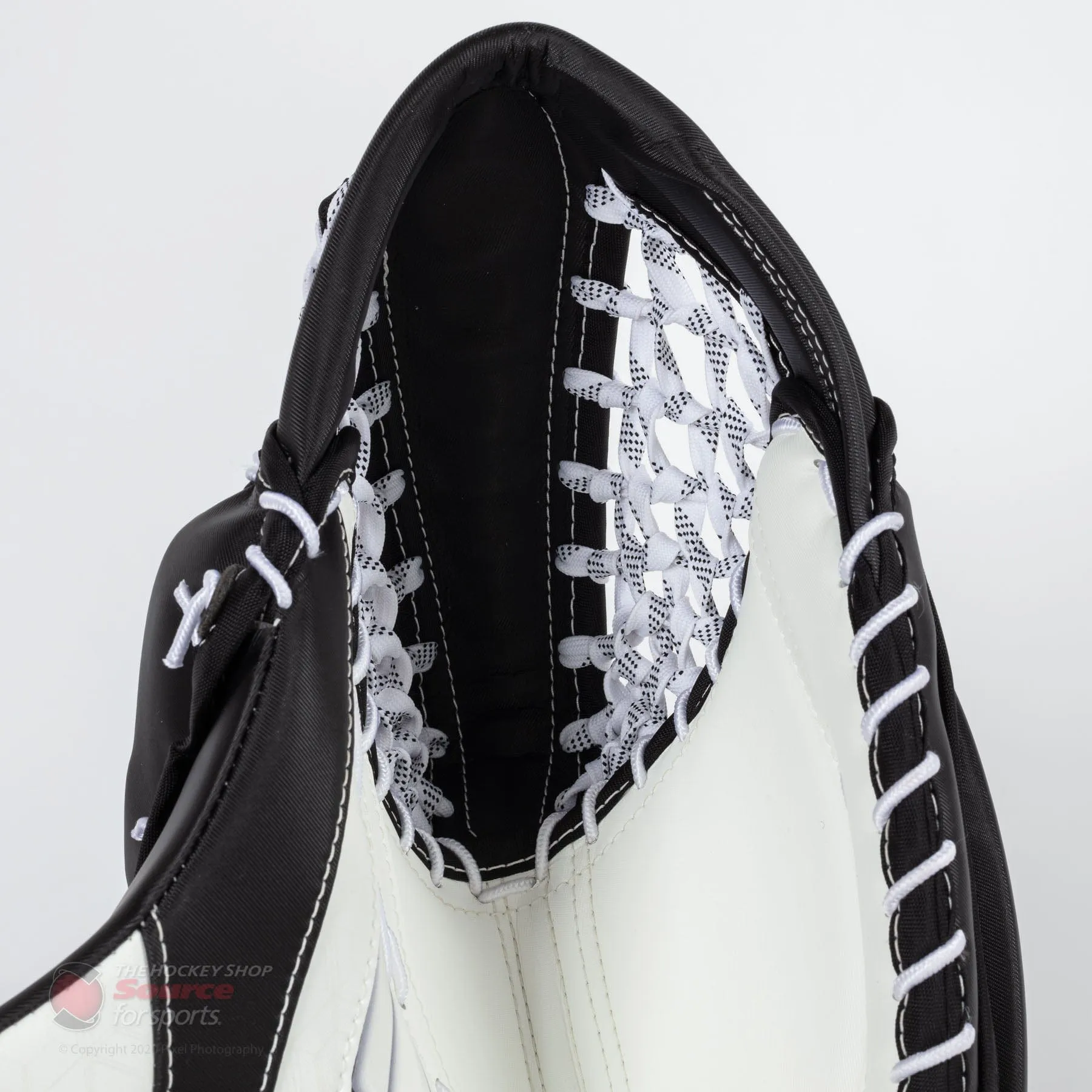 CCM Axis Senior Goalie Catcher - 580 Break Angle