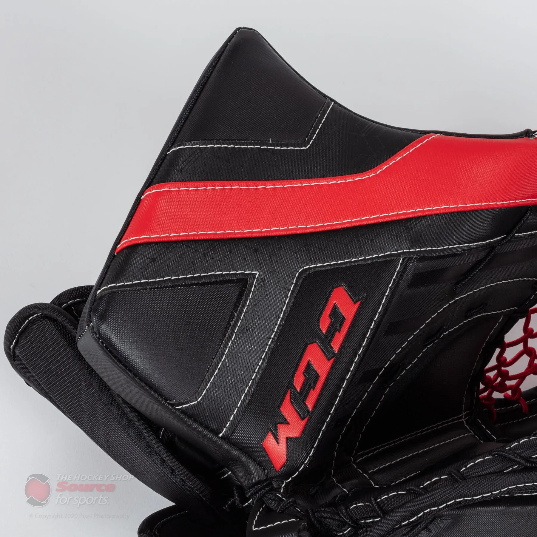 CCM Axis Senior Goalie Catcher - 600 Break Angle