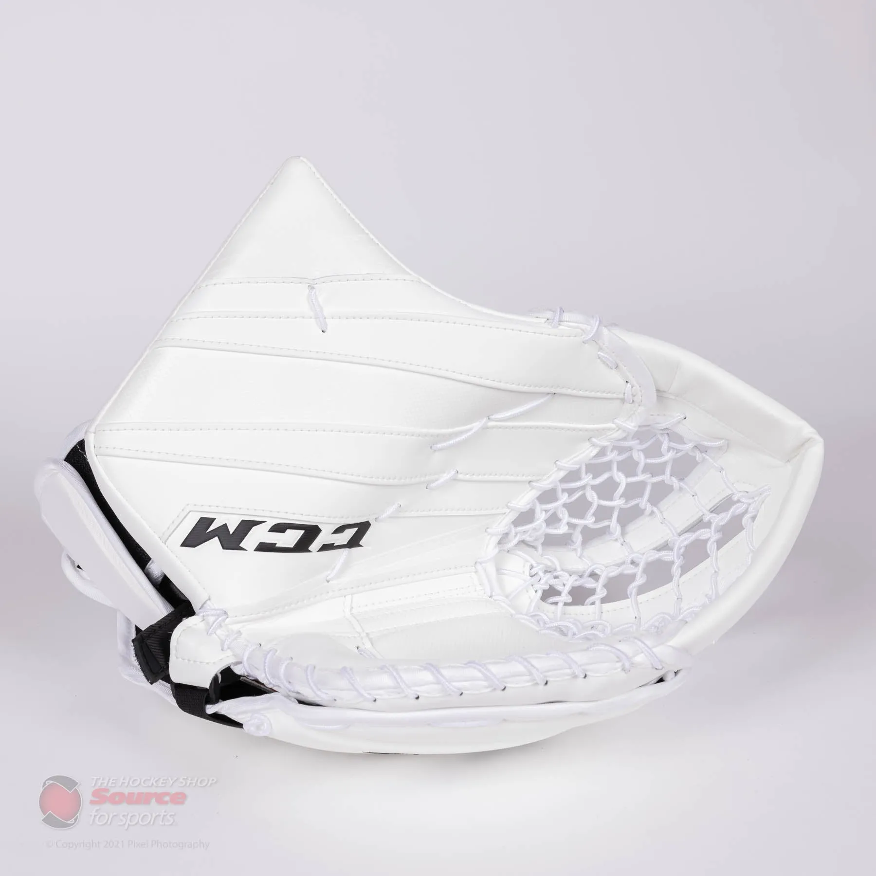 CCM Extreme Flex 5 Senior Goalie Catcher - 590 Break Angle