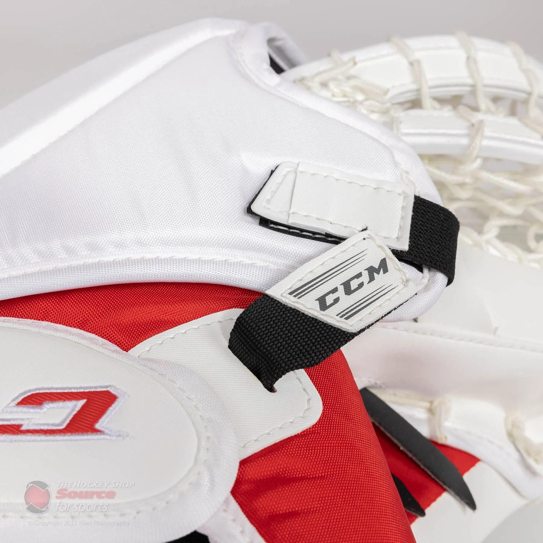 CCM Extreme Flex 5 Senior Goalie Catcher - 600 Break Angle
