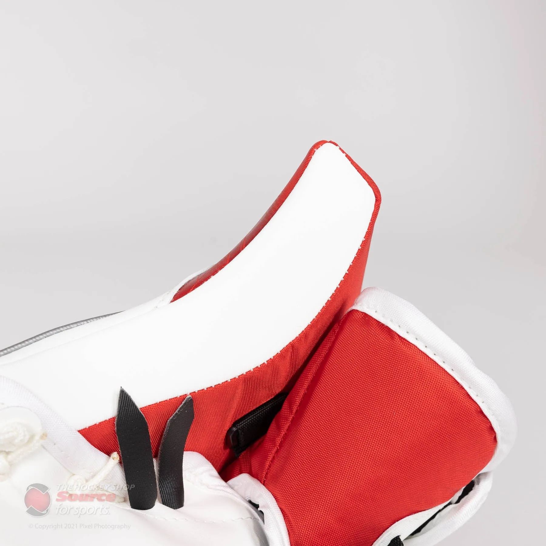 CCM Extreme Flex 5 Senior Goalie Catcher - 600 Break Angle