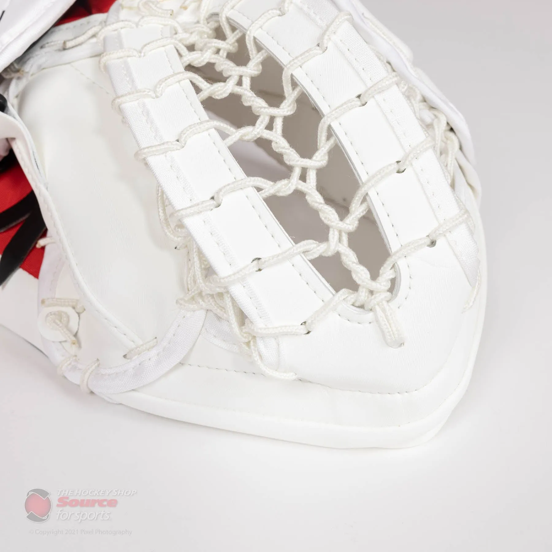 CCM Extreme Flex 5 Senior Goalie Catcher - 600 Break Angle
