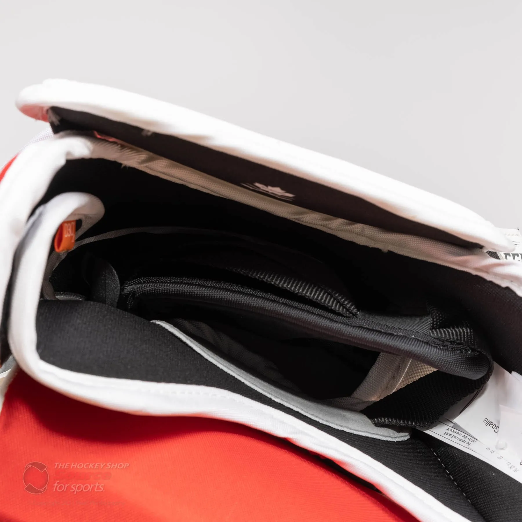 CCM Extreme Flex 5 Senior Goalie Catcher - 600 Break Angle