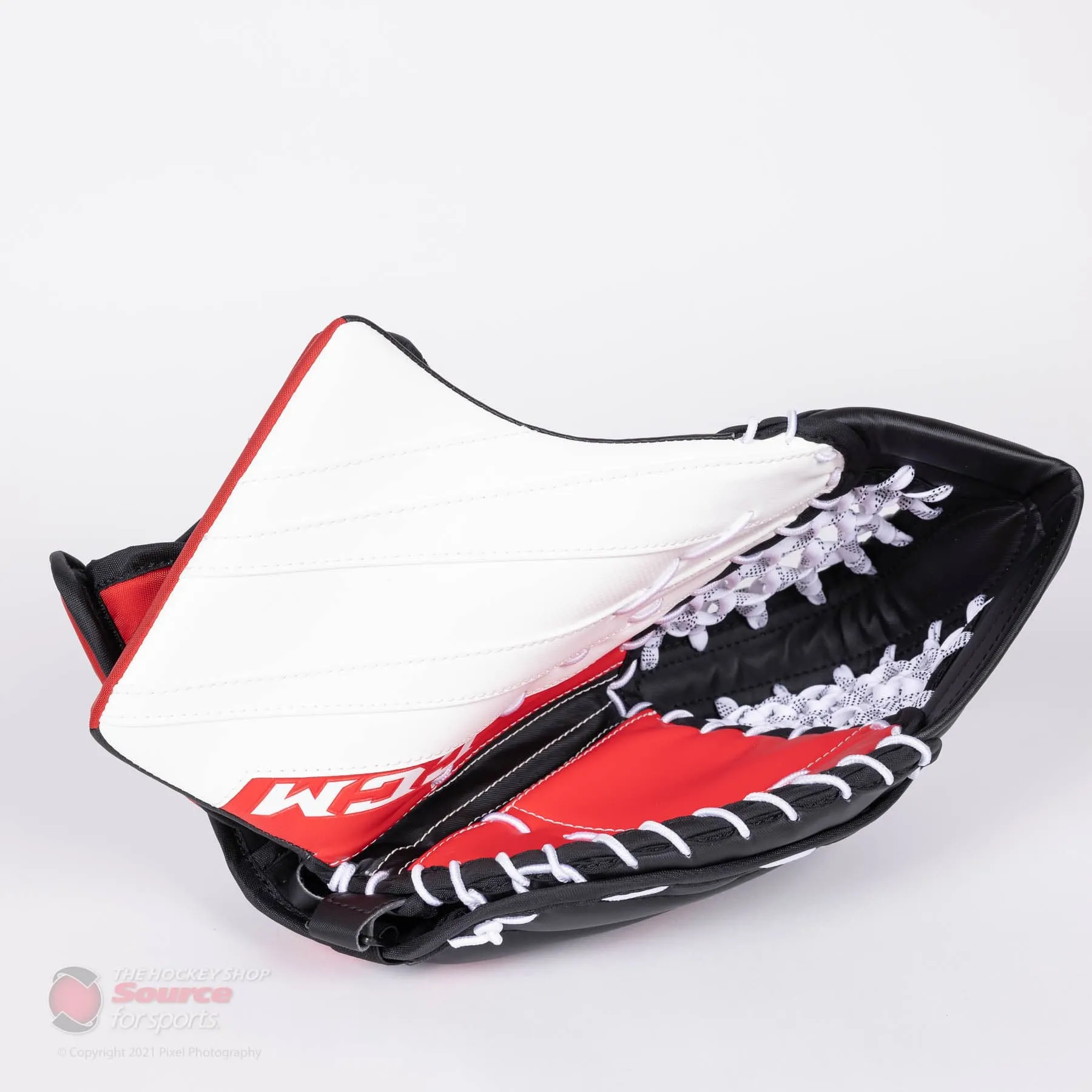 CCM Extreme Flex E5.5 Junior Goalie Catcher - Source Exclusive