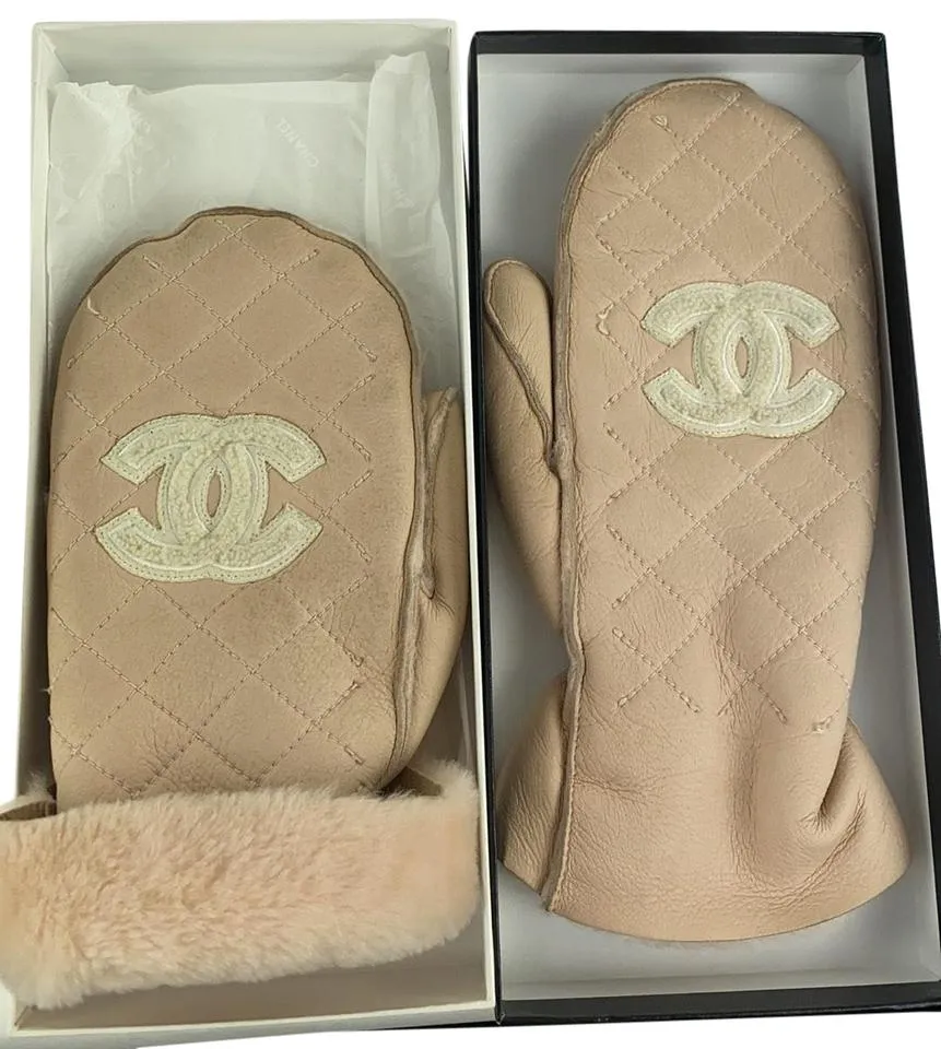 Chanel Real Leather Beige Quilted CC Logo Faux Shearling Mitten Gloves 861101