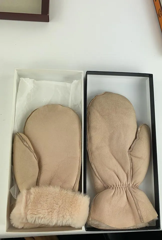 Chanel Real Leather Beige Quilted CC Logo Faux Shearling Mitten Gloves 861101