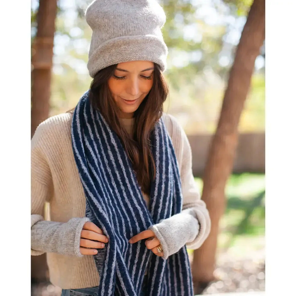 Chic Fingerless Gloves Made with the Finest Alpaca Fiber