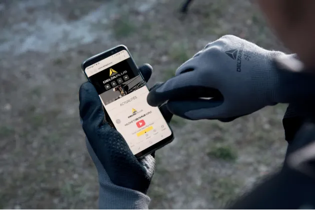 Delta Plus VE728 Thermal Gloves – Touchscreen & Cold-Resistant to -30°C