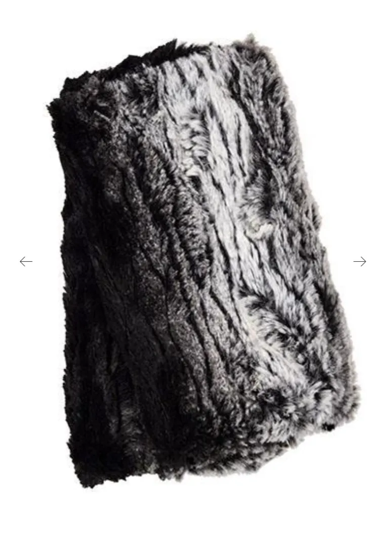 Faux fur gloves