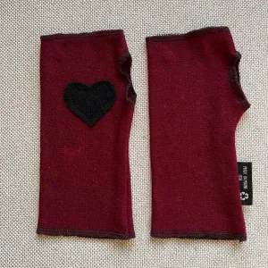 Fingerless Mittens Short Maroon with Black Heart 313