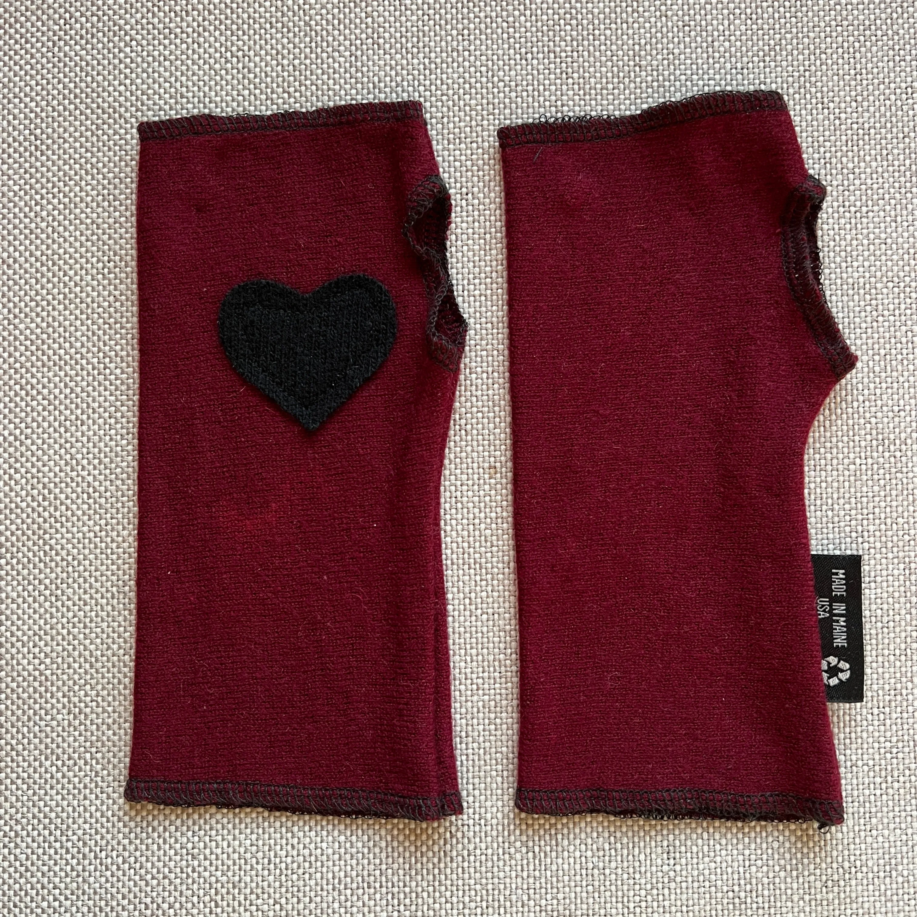 Fingerless Mittens Short Maroon with Black Heart 313