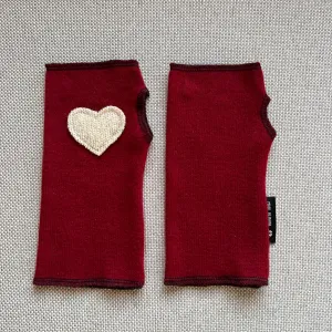Fingerless Mittens Short Rusty Red with Cream Heart 309