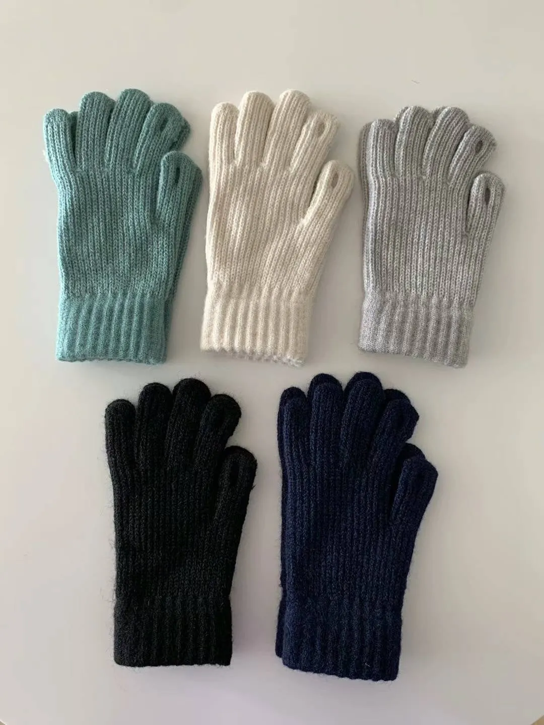 FINGERS HOLE TOUCH GLOVES