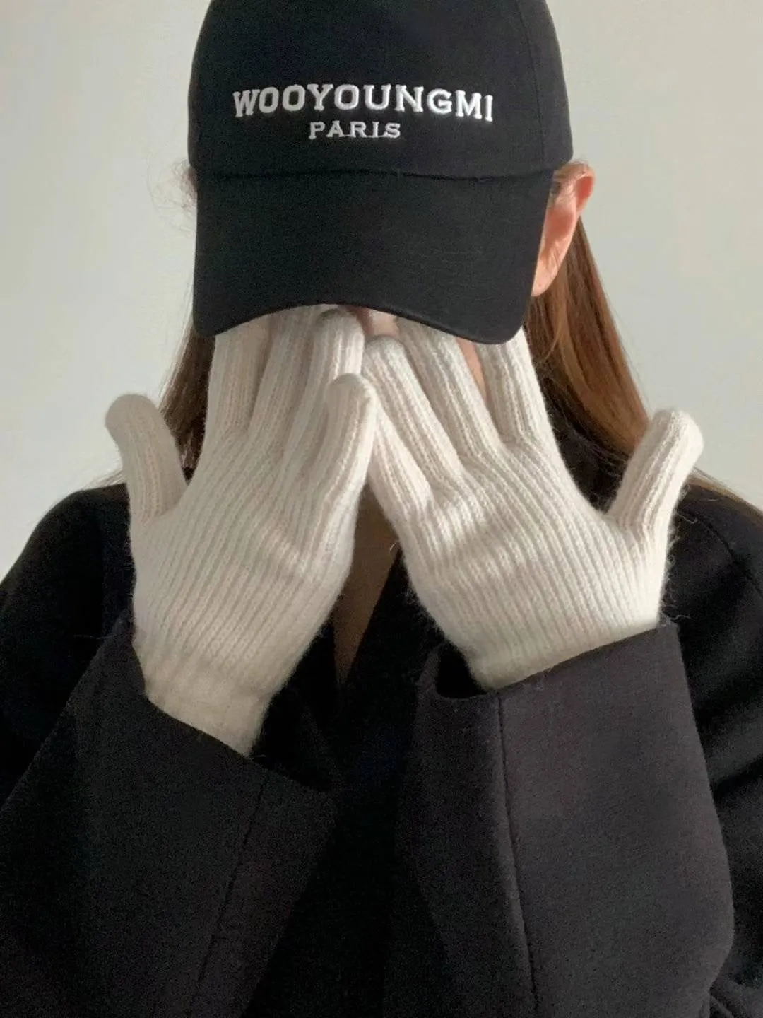 FINGERS HOLE TOUCH GLOVES