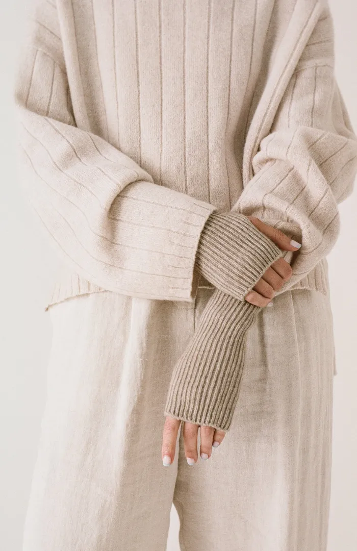 Francie Natural Fingerless Gloves