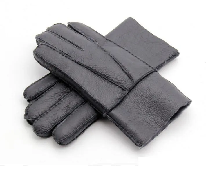 FUR GLOVES