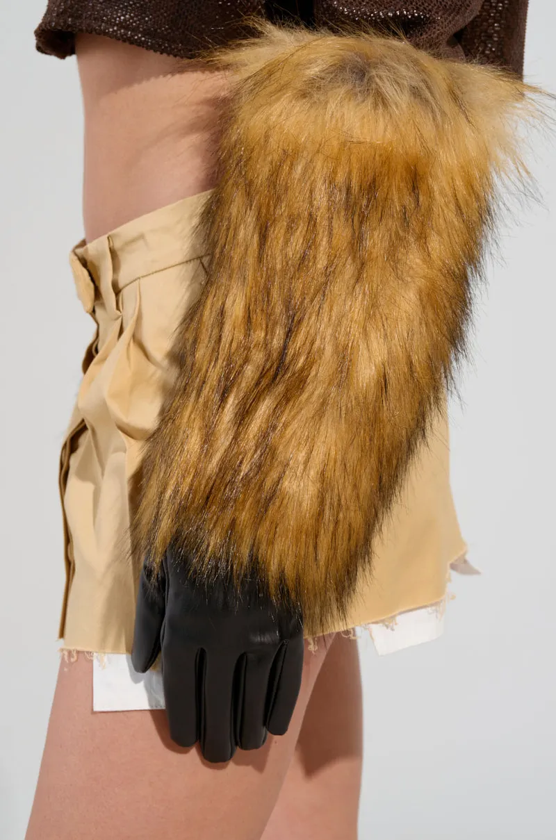 GRACELLE EXTENDED FAUX FUR GLOVES