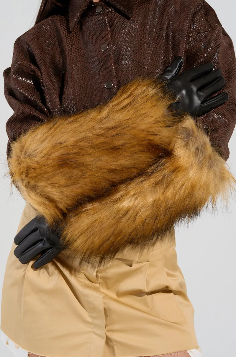 GRACELLE EXTENDED FAUX FUR GLOVES