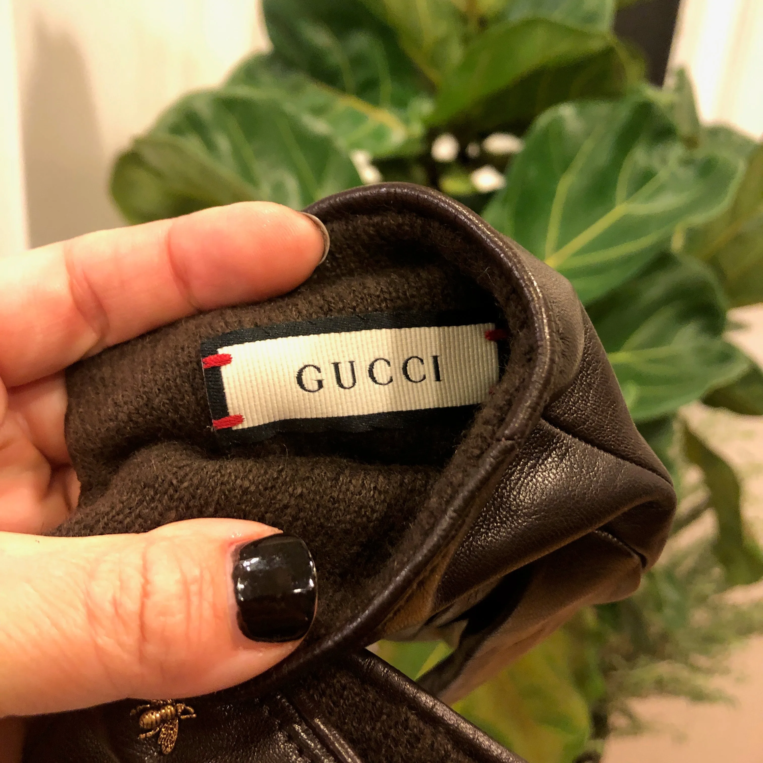 Gucci Bee Embellished Leather Gloves In Brown