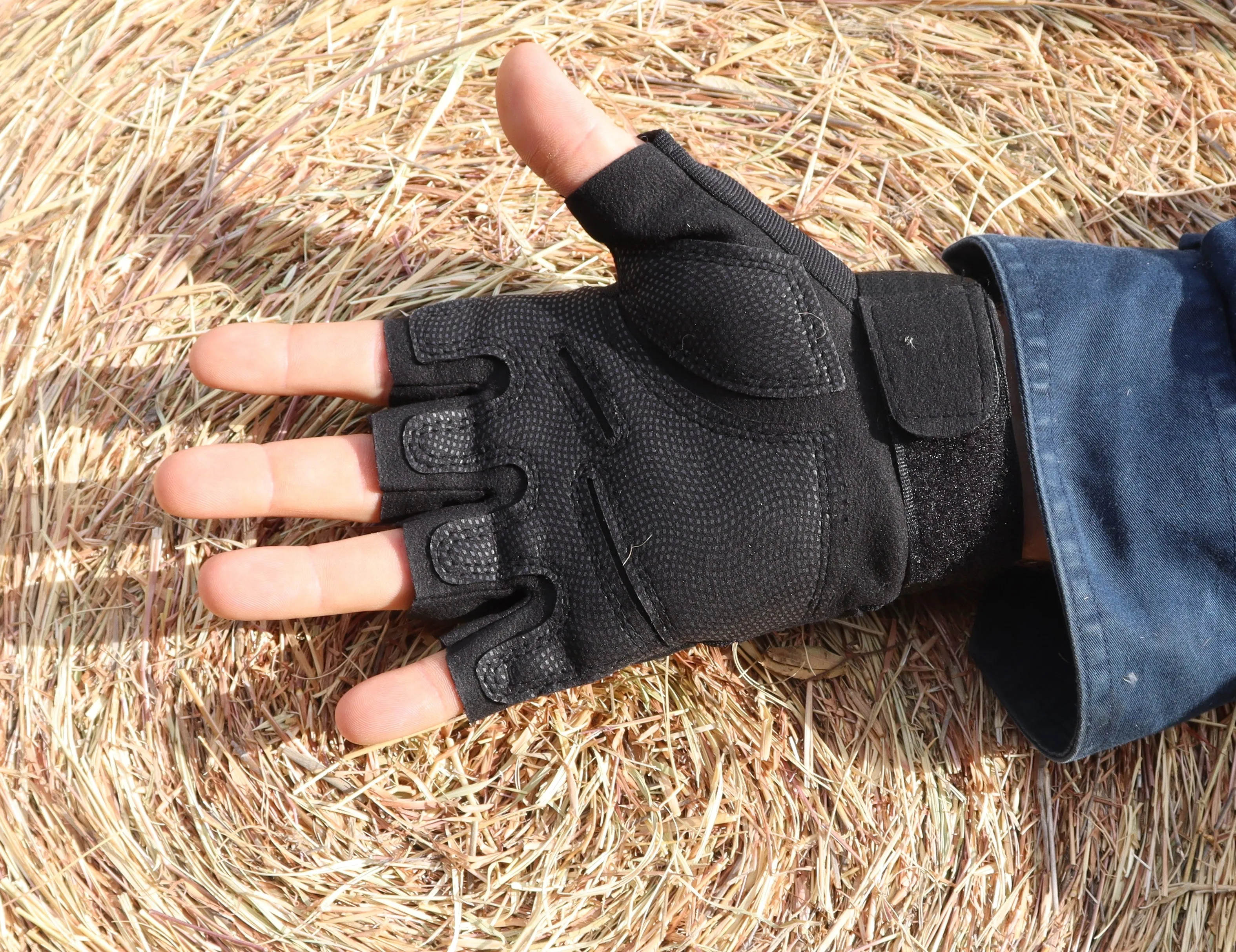 Heavy-Duty Tactical Gloves