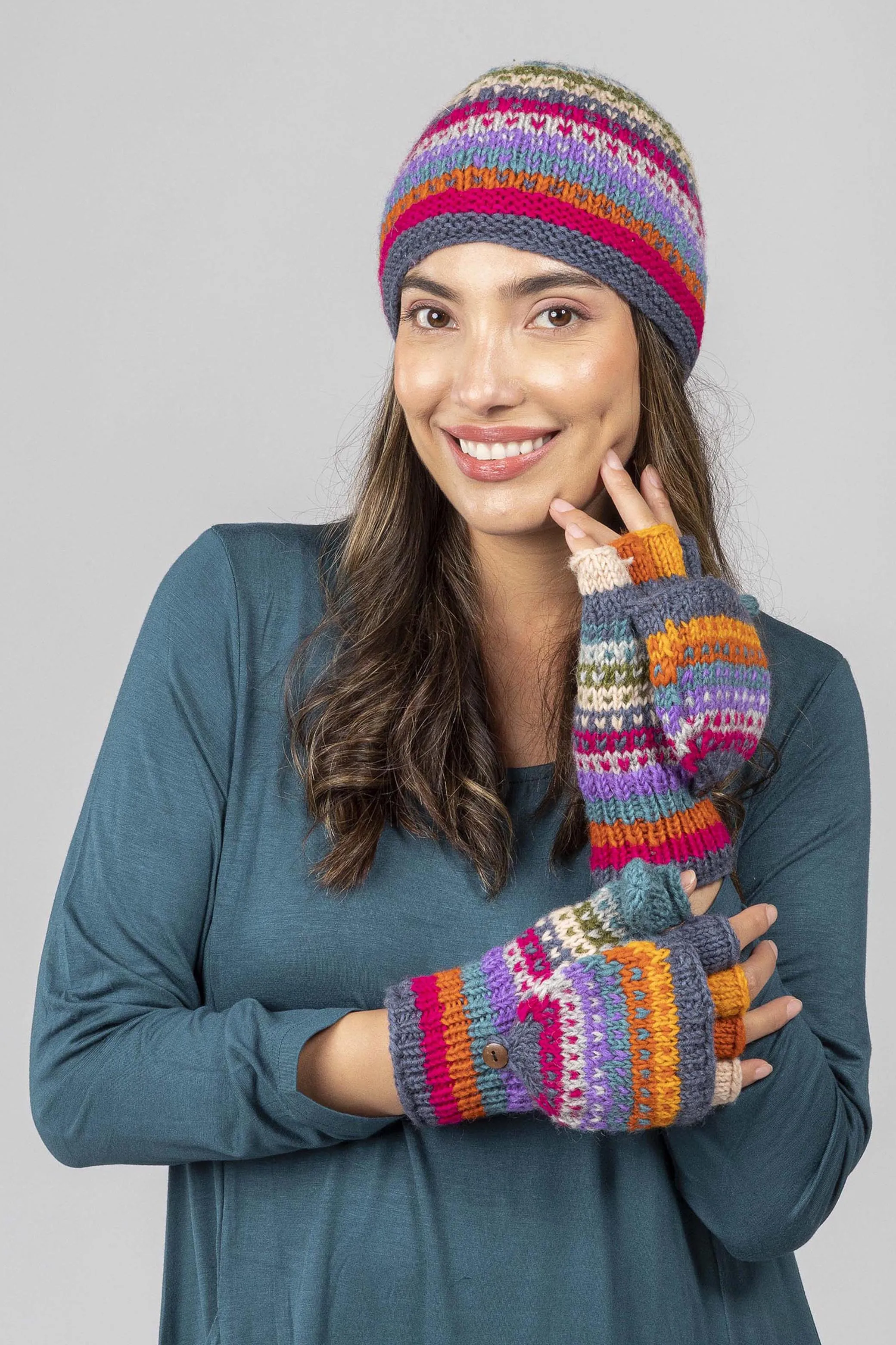 Multi colored Knit Glitten.