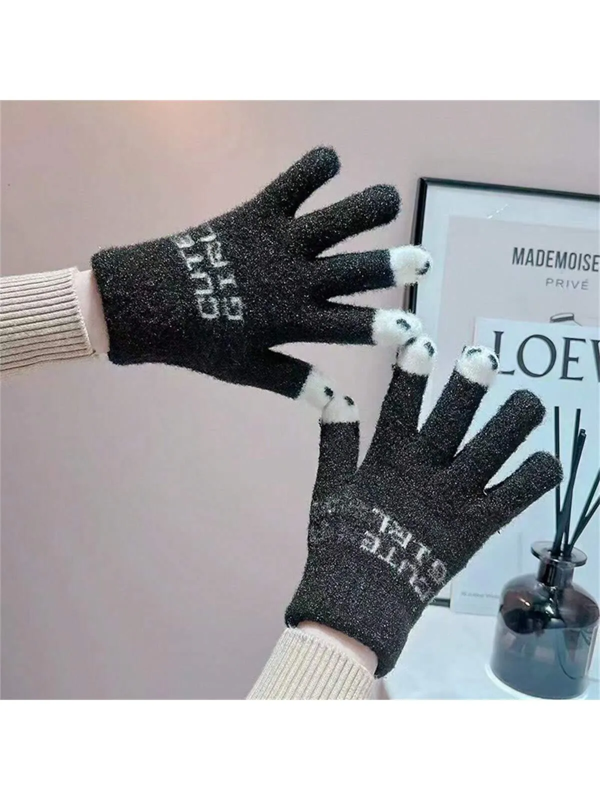 New Ladies Touchscreen Gloves, Cute Knitted, Keep Warm For Writing & Using Phone, Cartoon Style Versatile Autumn Winter Halloween
