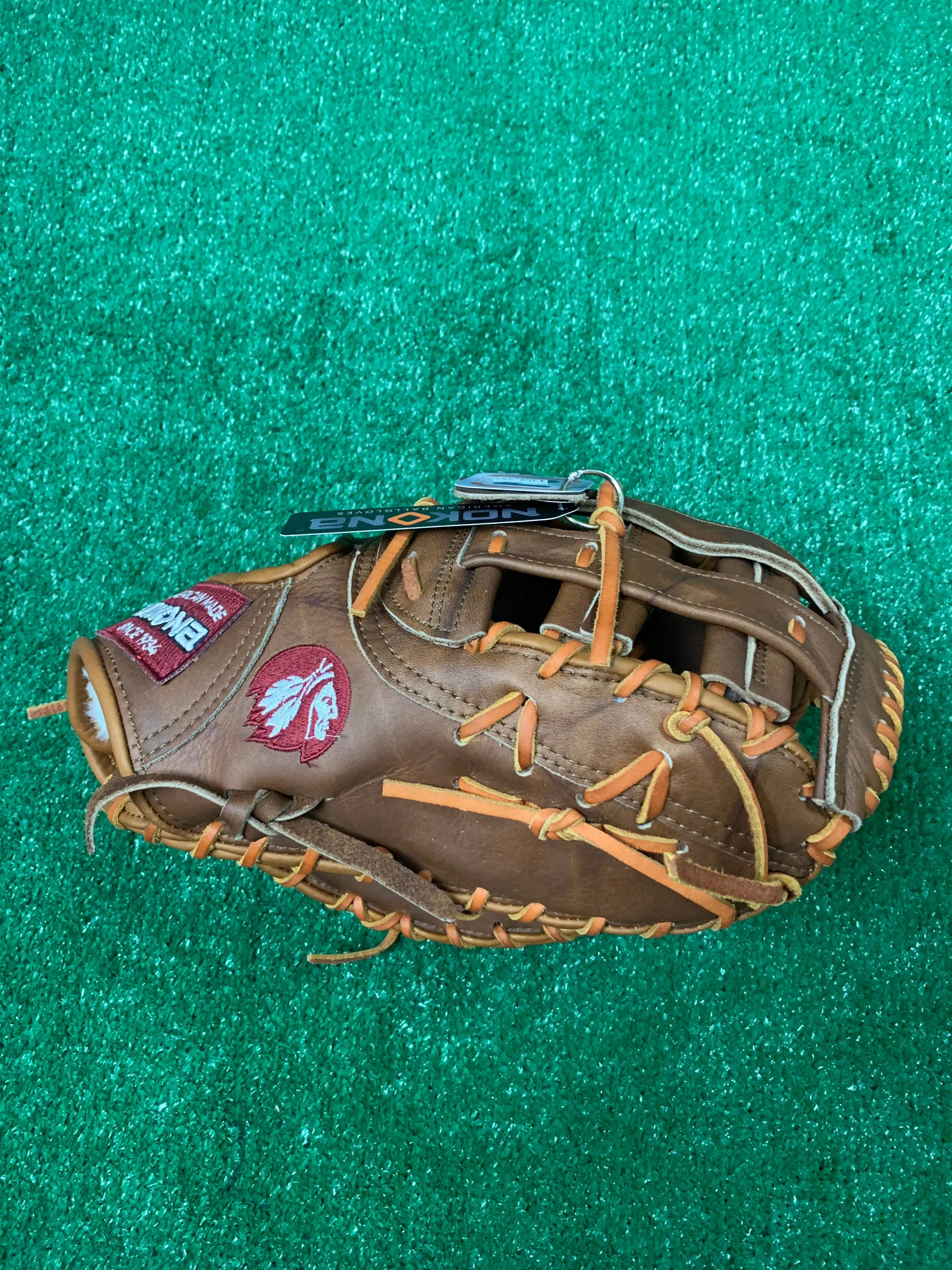 Nokona Walnut™ 13" Baseball 1st Base Mitt