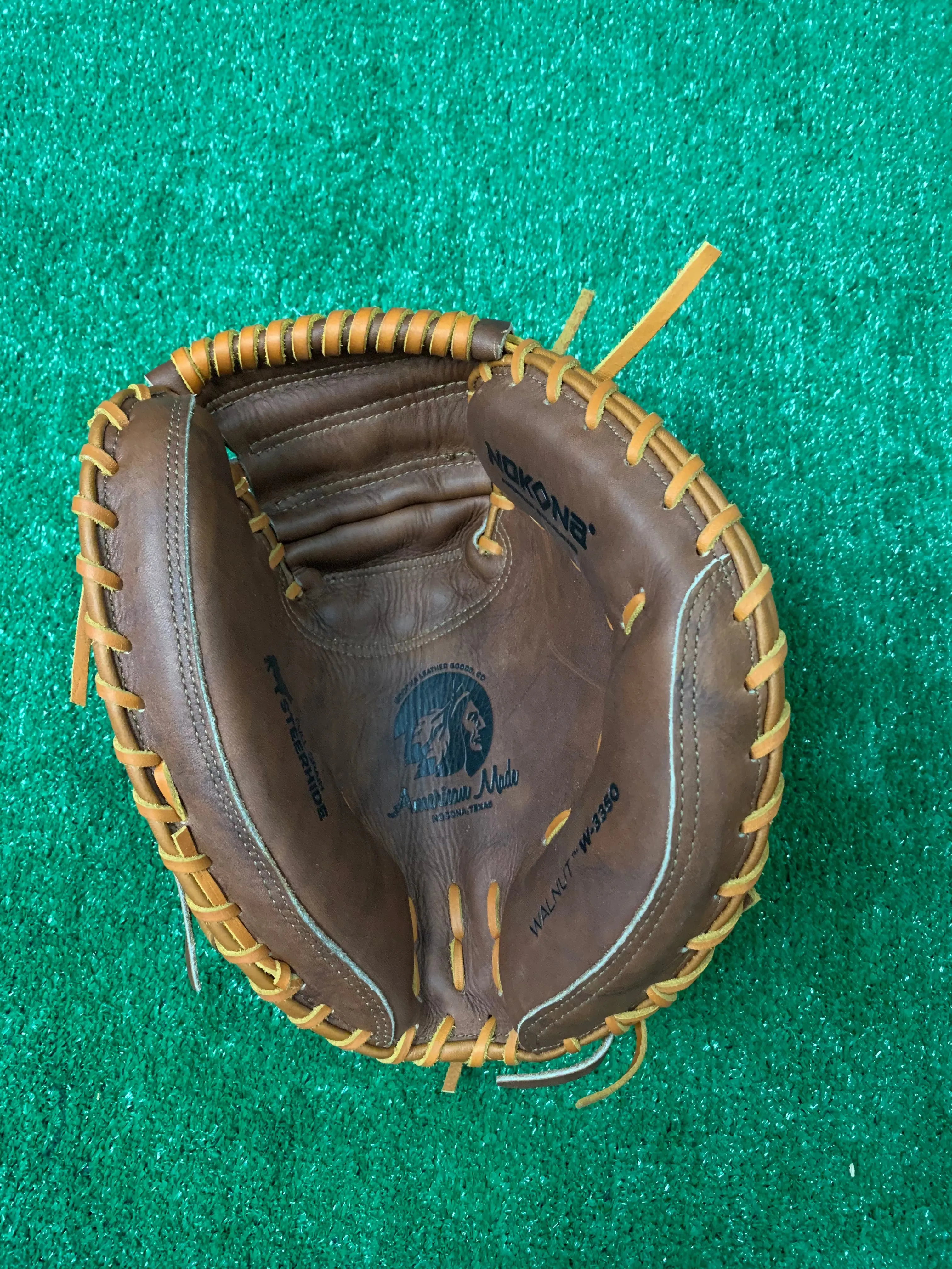 Nokona Walnut™ 33.5" Baseball Catchers Mitt