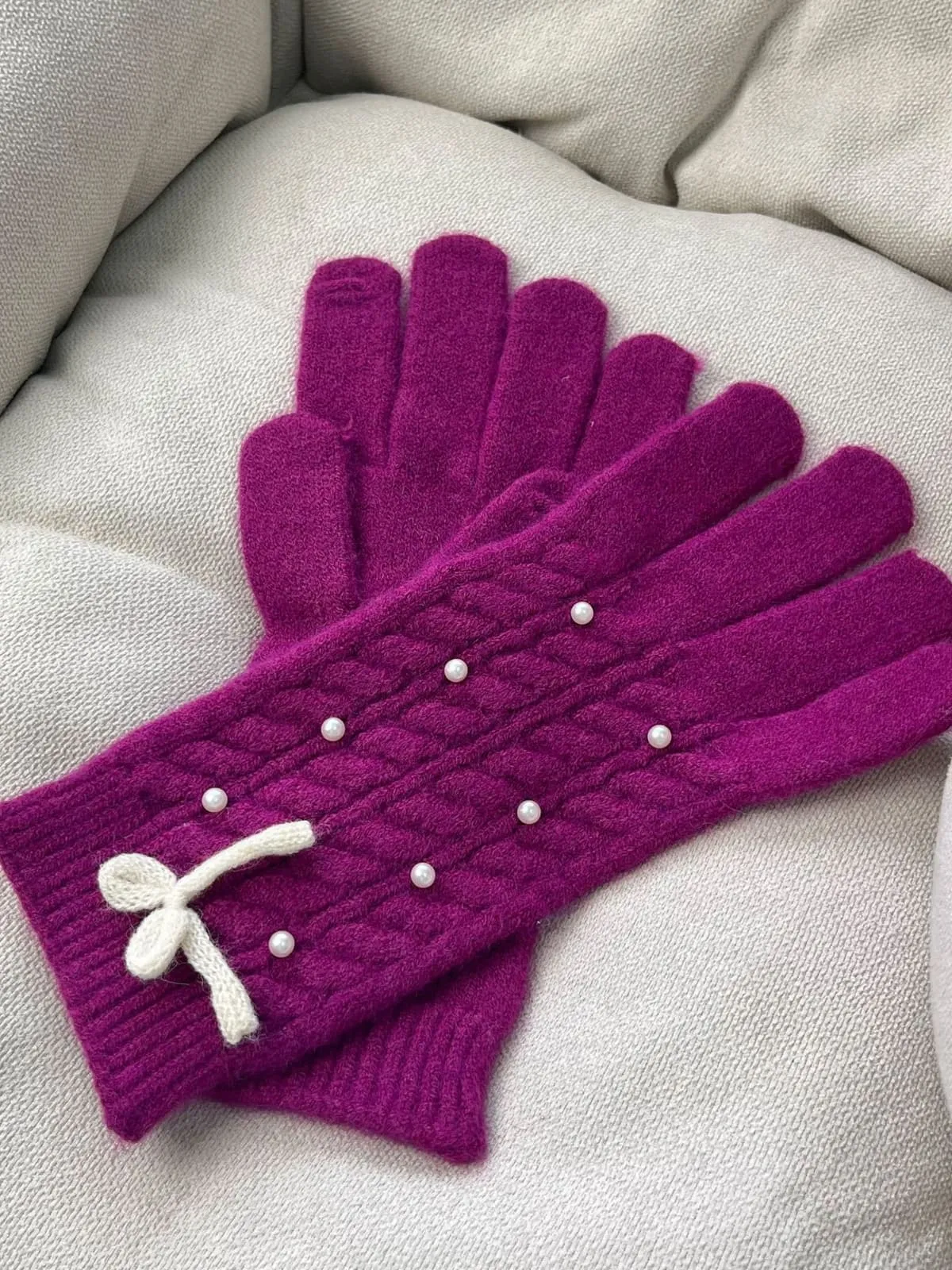 Pearl Detail Bow Five-Finger Gloves