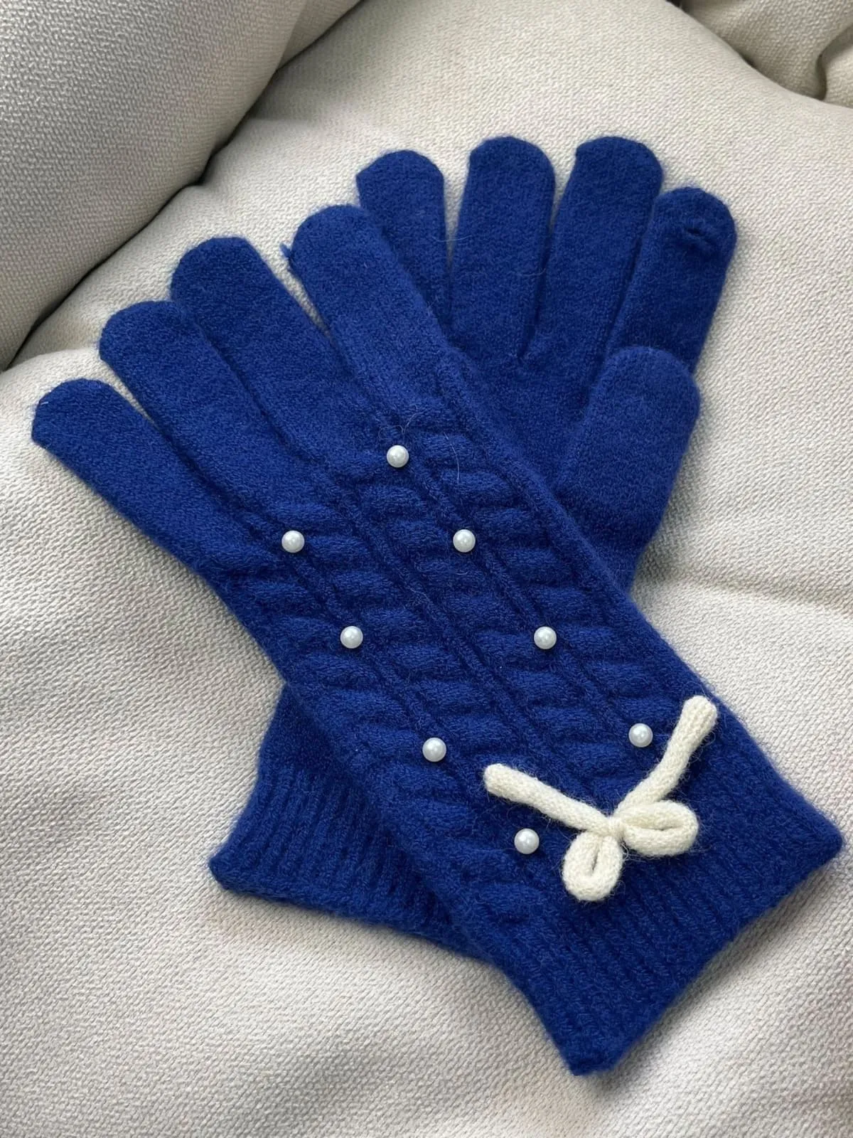 Pearl Detail Bow Five-Finger Gloves