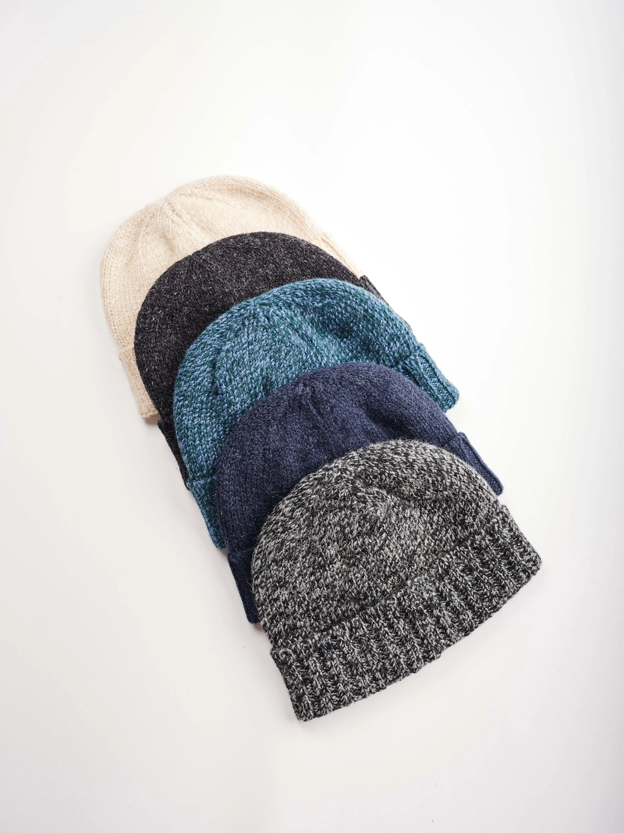 Ribbed Knit Beanie. KH81