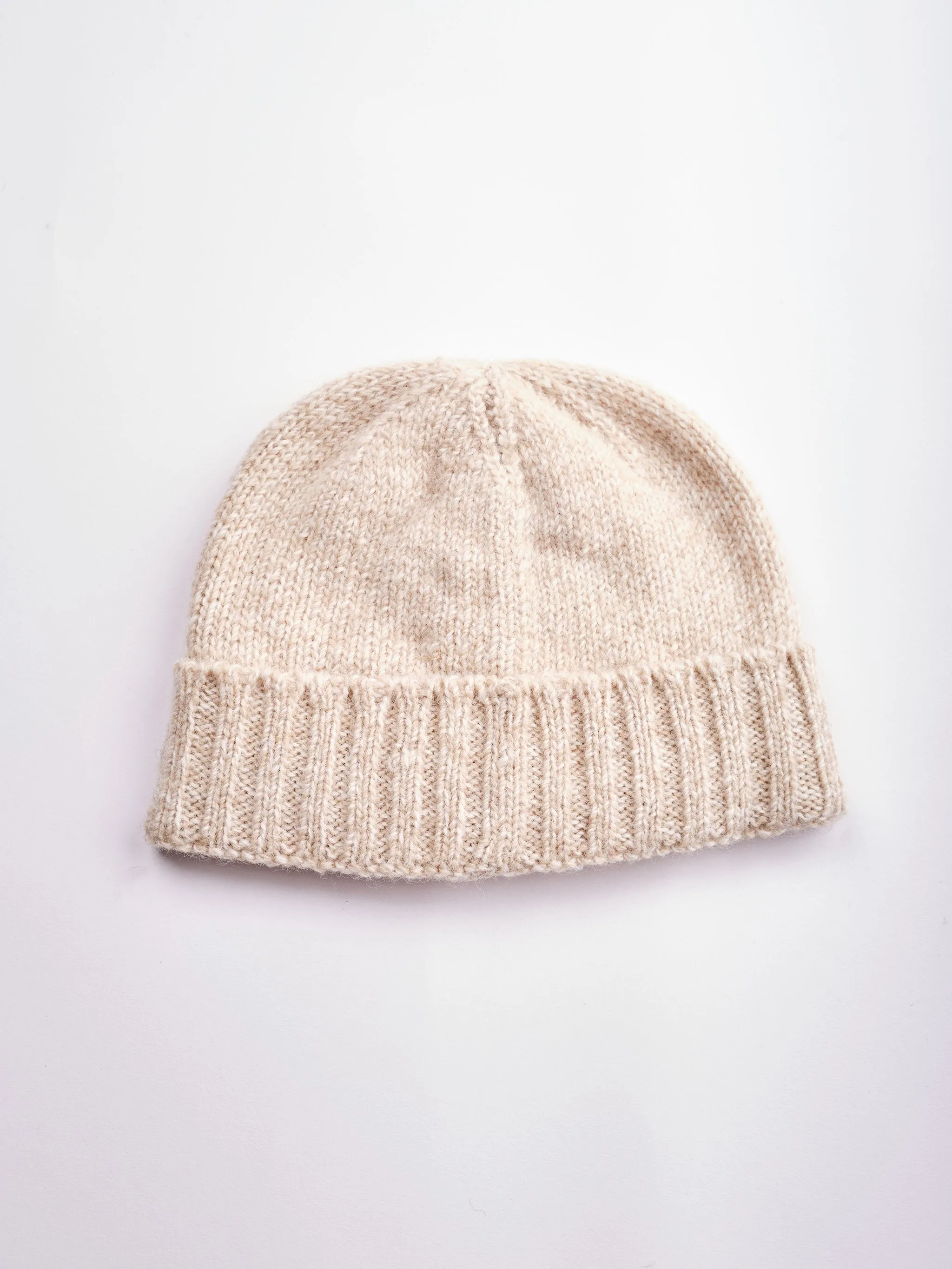 Ribbed Knit Beanie. KH81