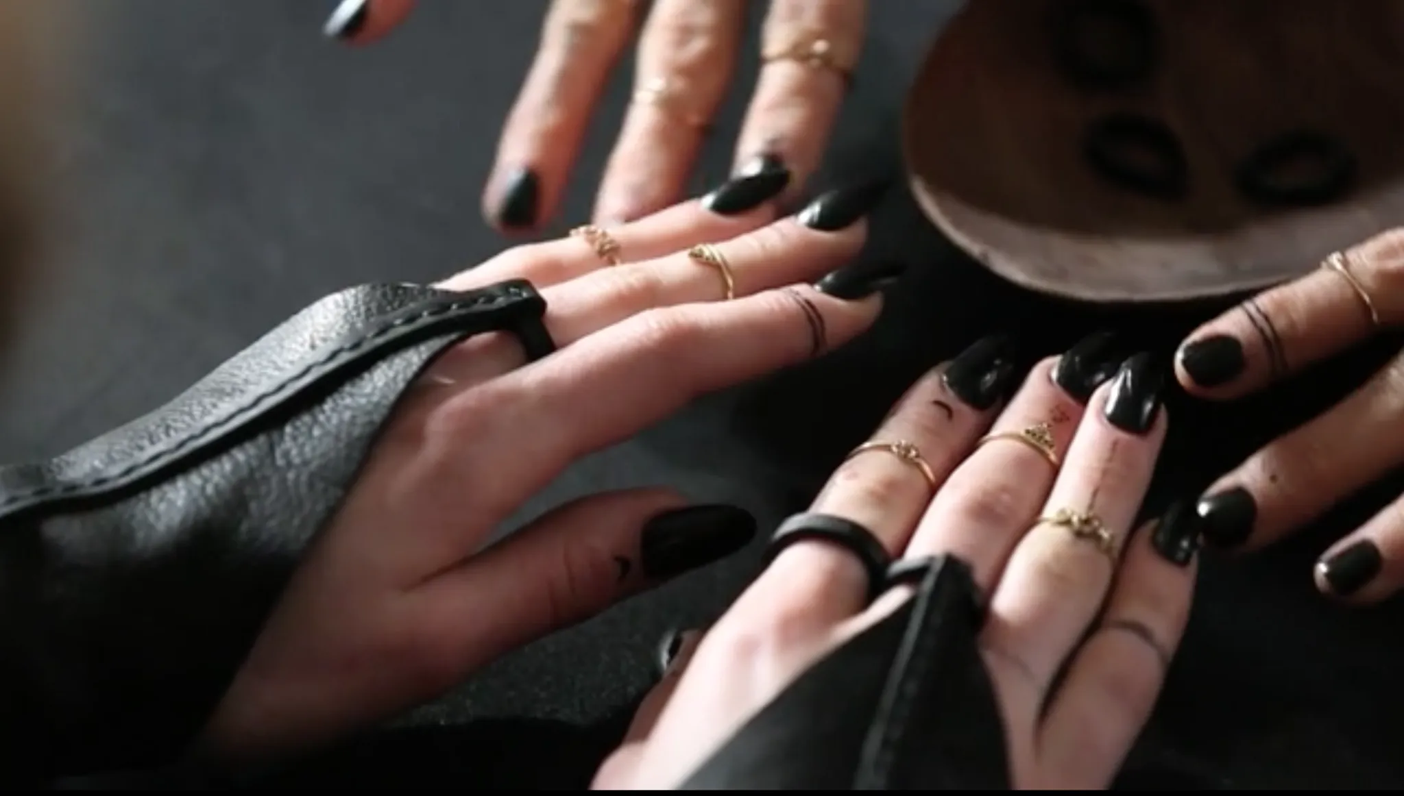 Single Finger Cross Gloves