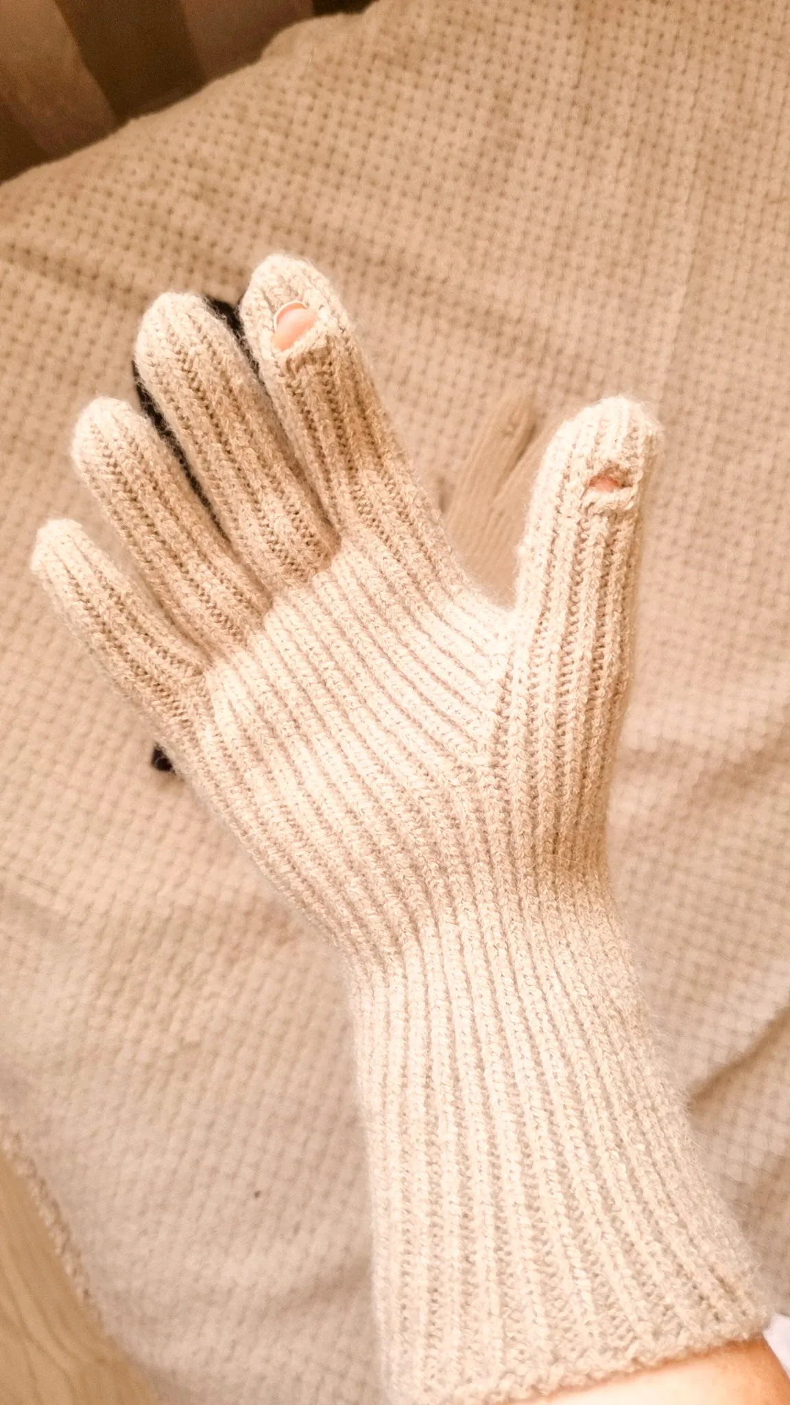 Touchscreen Knitted Gloves