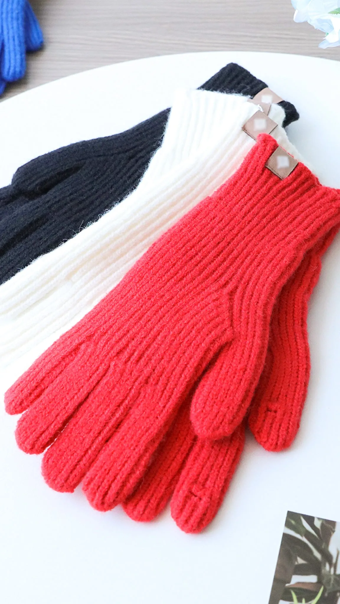 Touchscreen Knitted Gloves