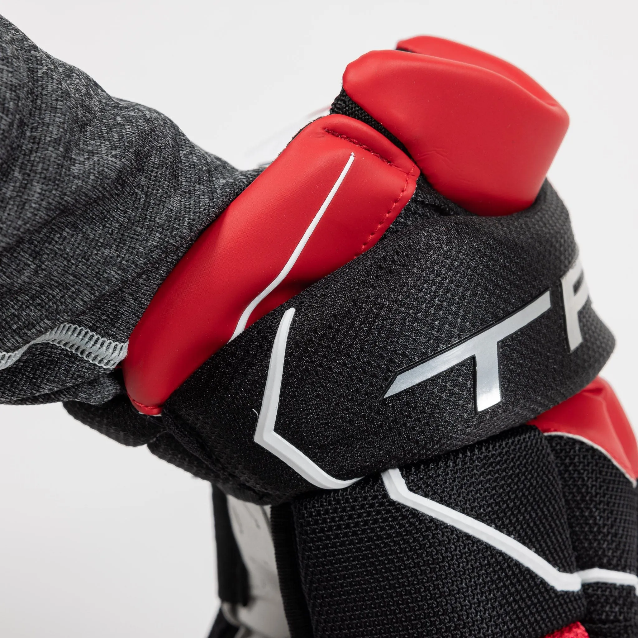 TRUE Catalyst 9X3 Junior Hockey Glove