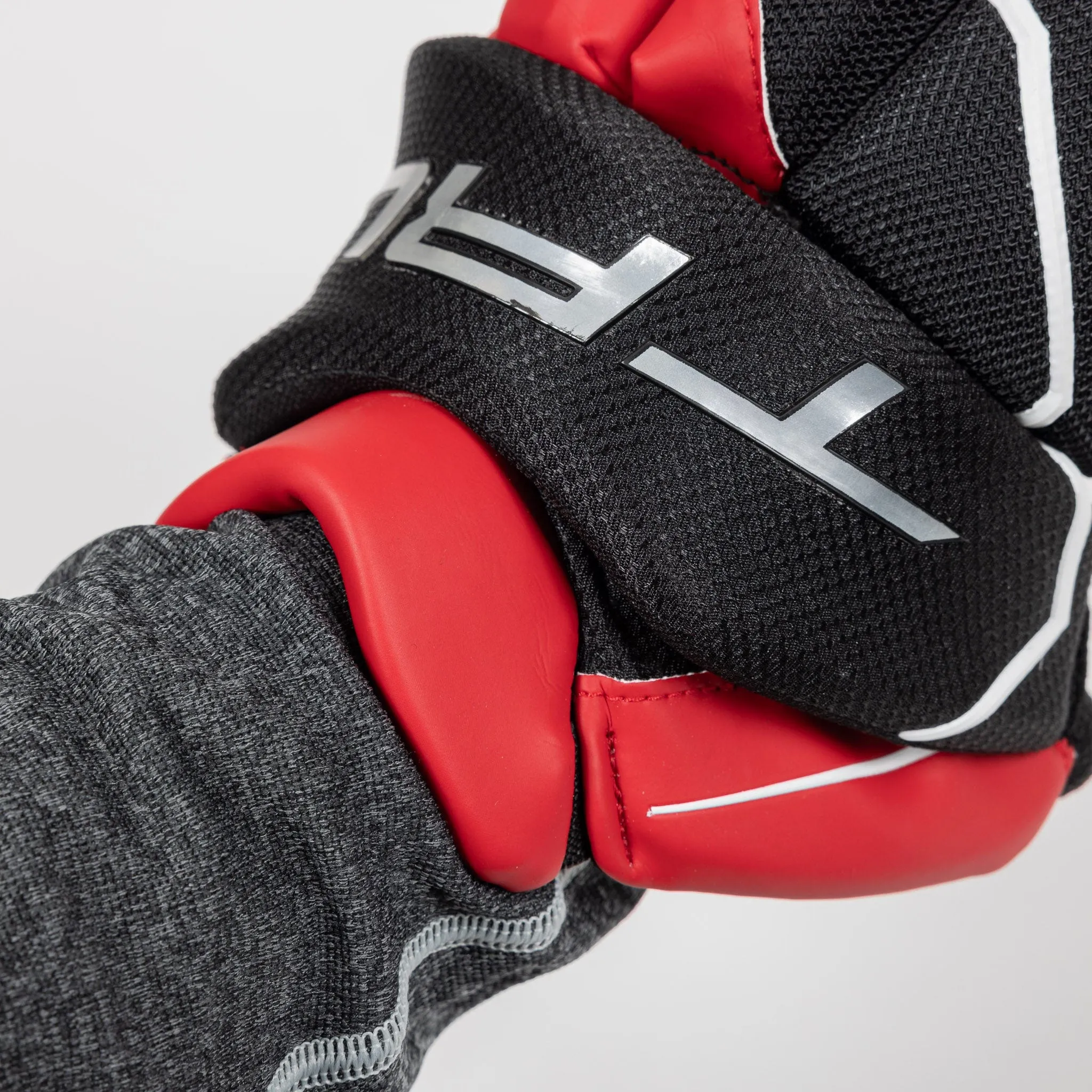 TRUE Catalyst 9X3 Junior Hockey Glove