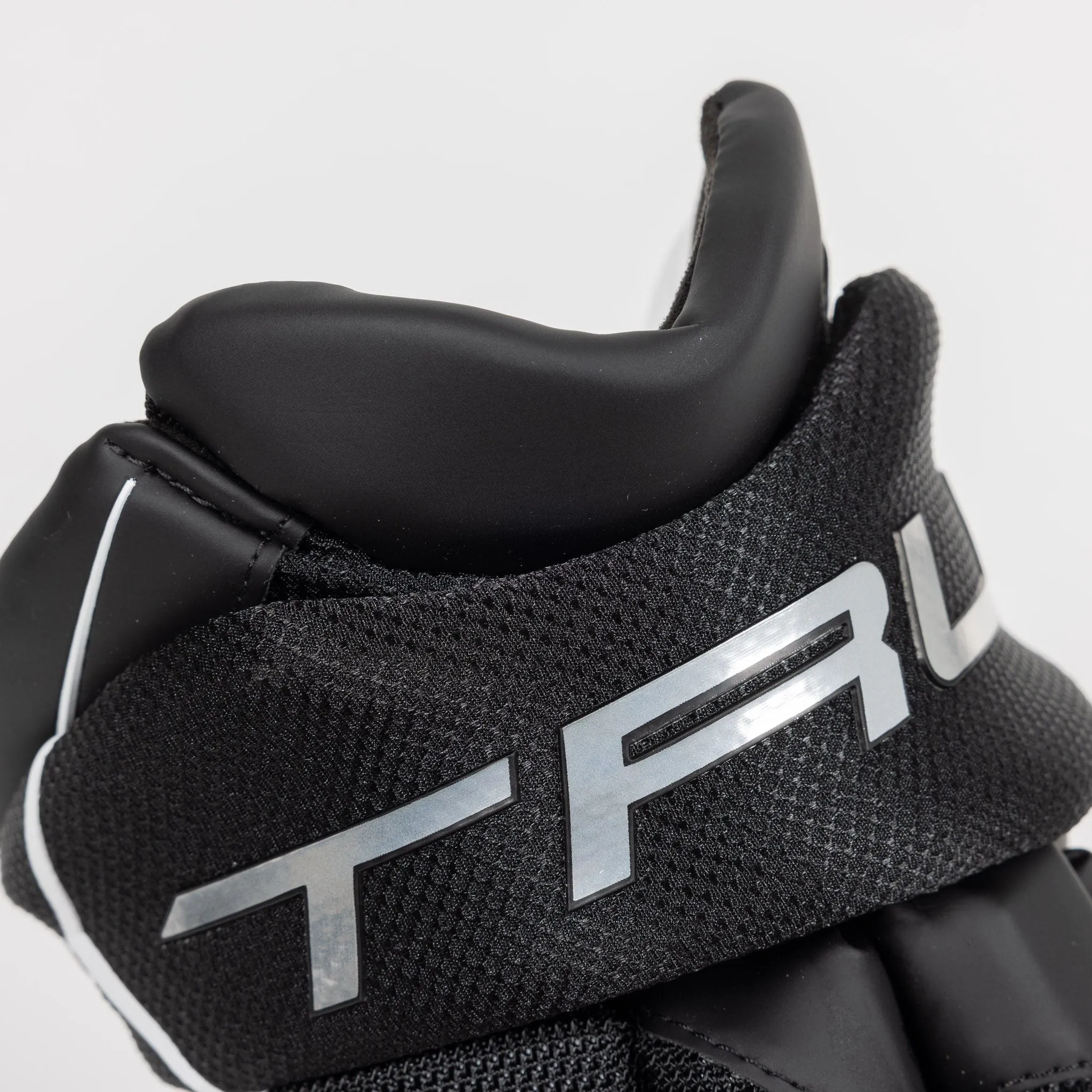 TRUE Catalyst 9X3 Senior Hockey Glove