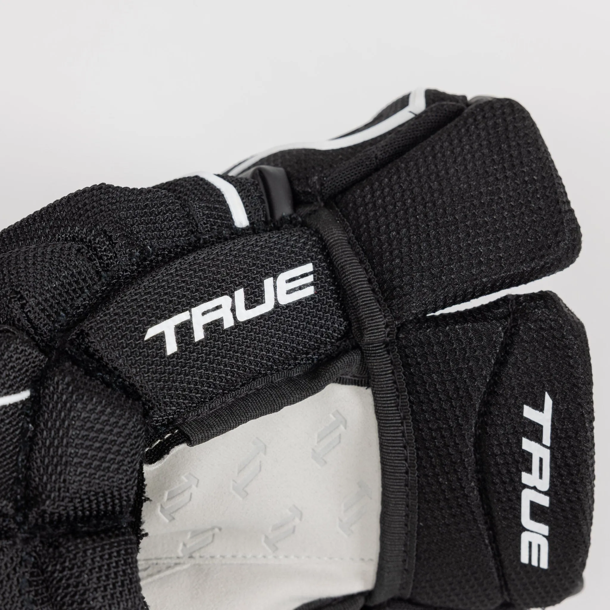 TRUE Catalyst 9X3 Senior Hockey Glove