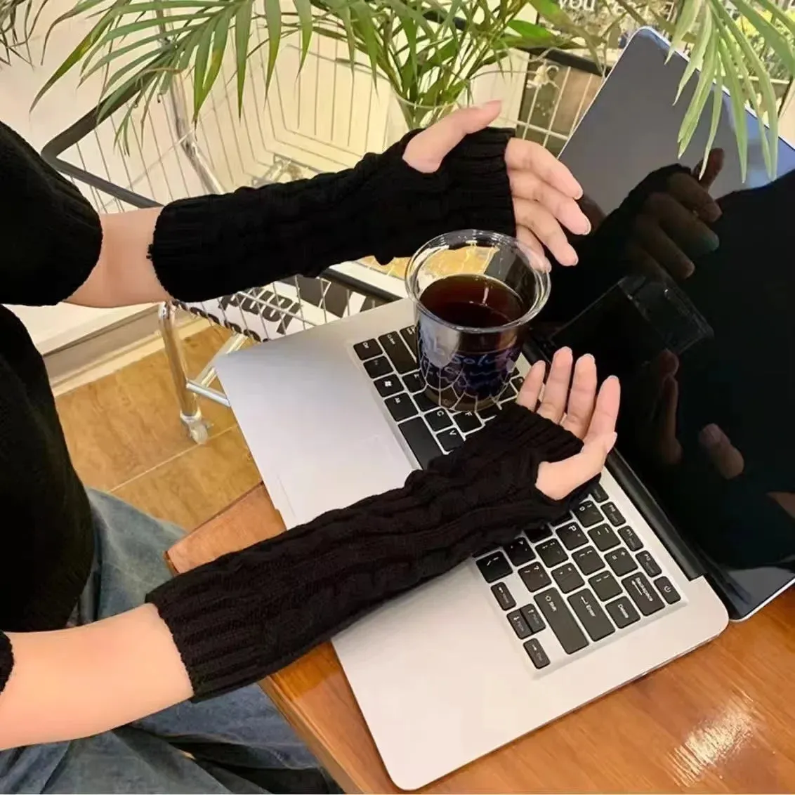 Women's & Men's Winter Half-Finger Gloves - Thickened