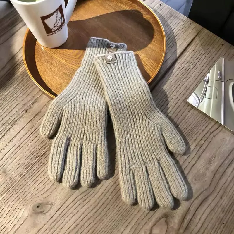 Women's knitted gloves. Soft cashmere gloves. Touchscreen-friendly gloves