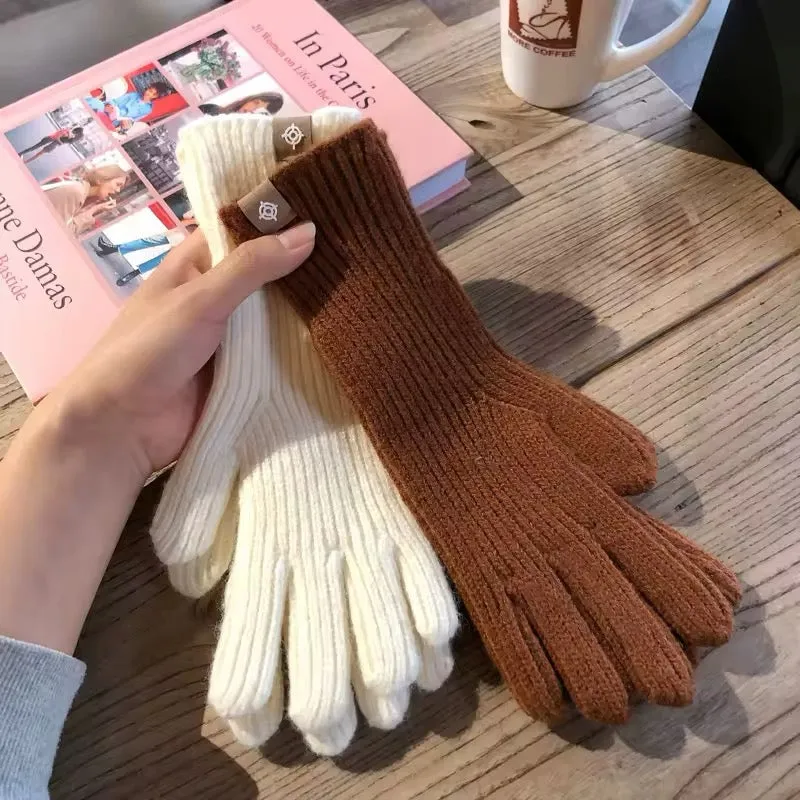 Women's knitted gloves. Soft cashmere gloves. Touchscreen-friendly gloves